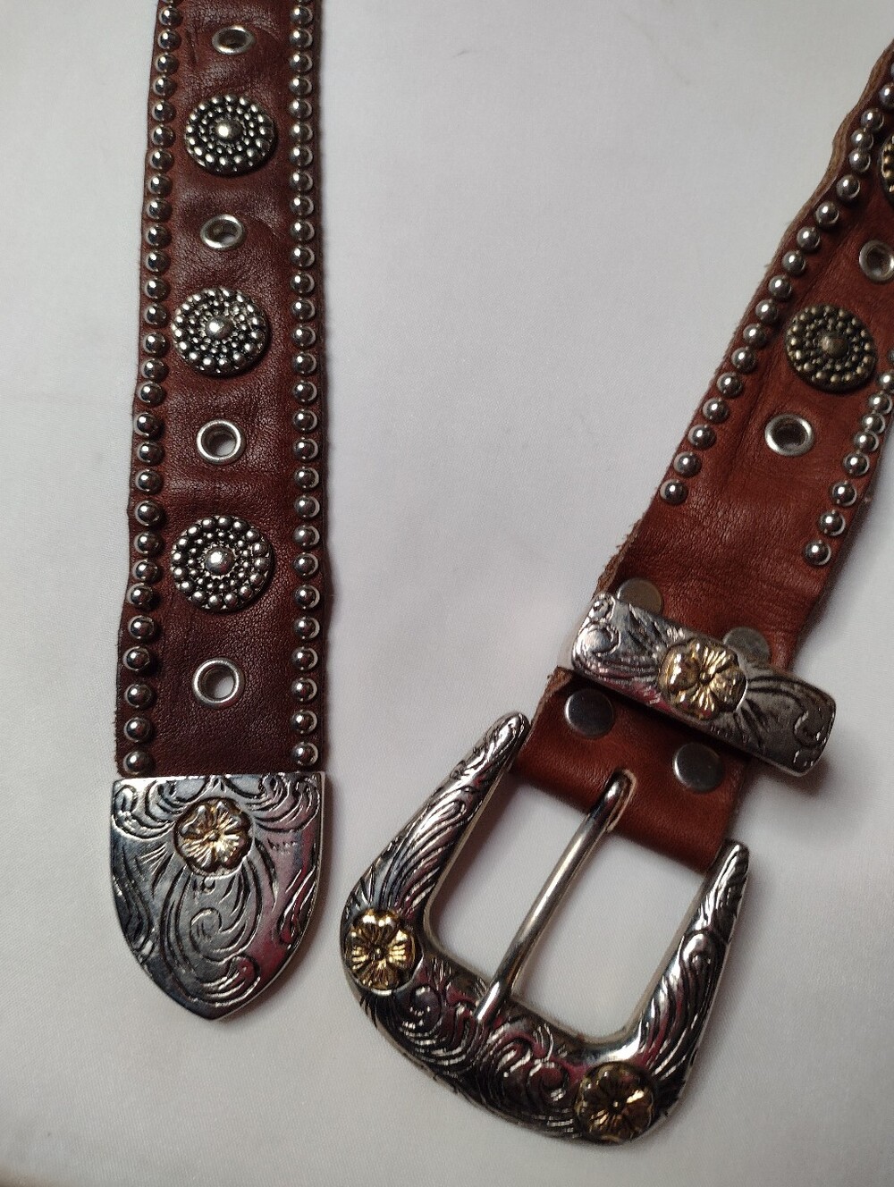 Vintage Sand Castle New York Leather Belt Western Studded Daisy Floral Buckle A1 - Picture 2 of 7